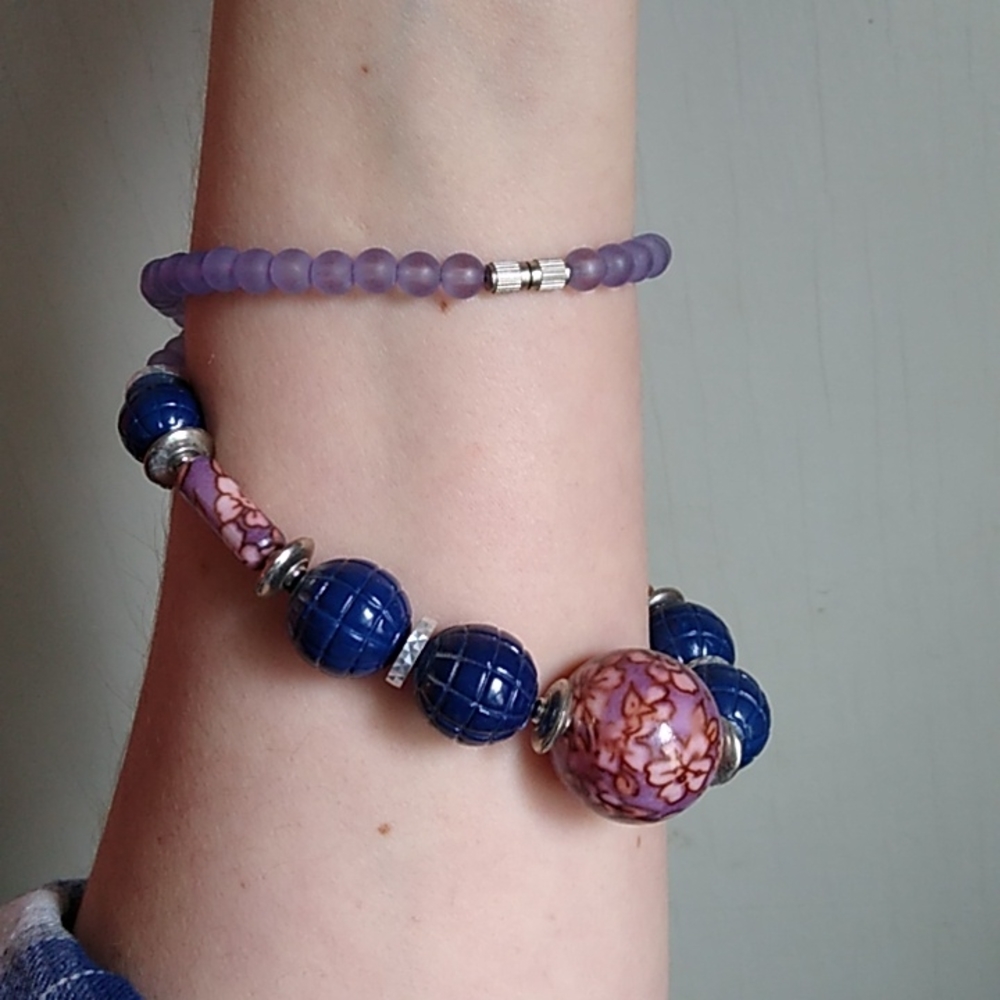 18.5 in. Beaded Necklace in Lilac and Navy, Like New